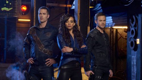 La cadena Syfy decide renovar “Killjoys” por una segunda temporada